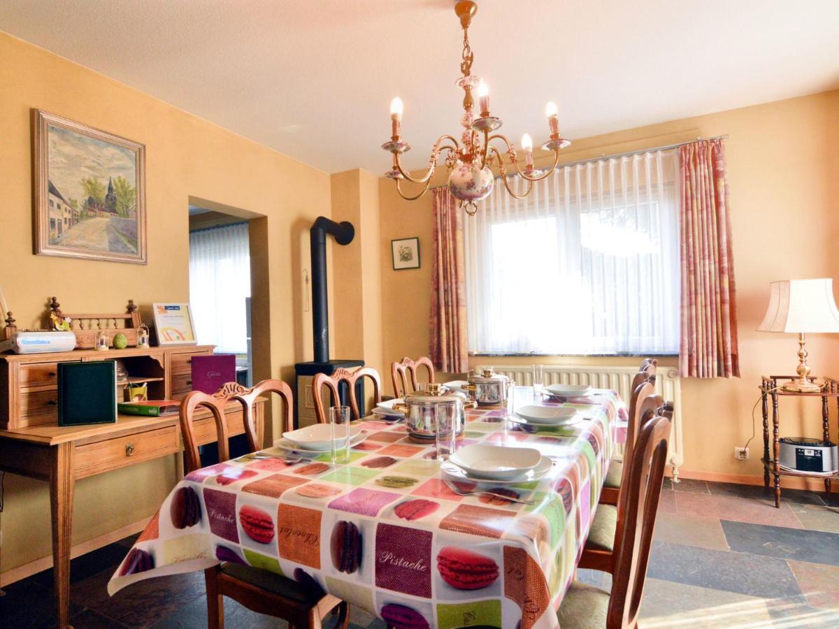 Traditional Holiday Home In B Tgenbach With Sauna ビュートゲンバッ エクステリア 写真