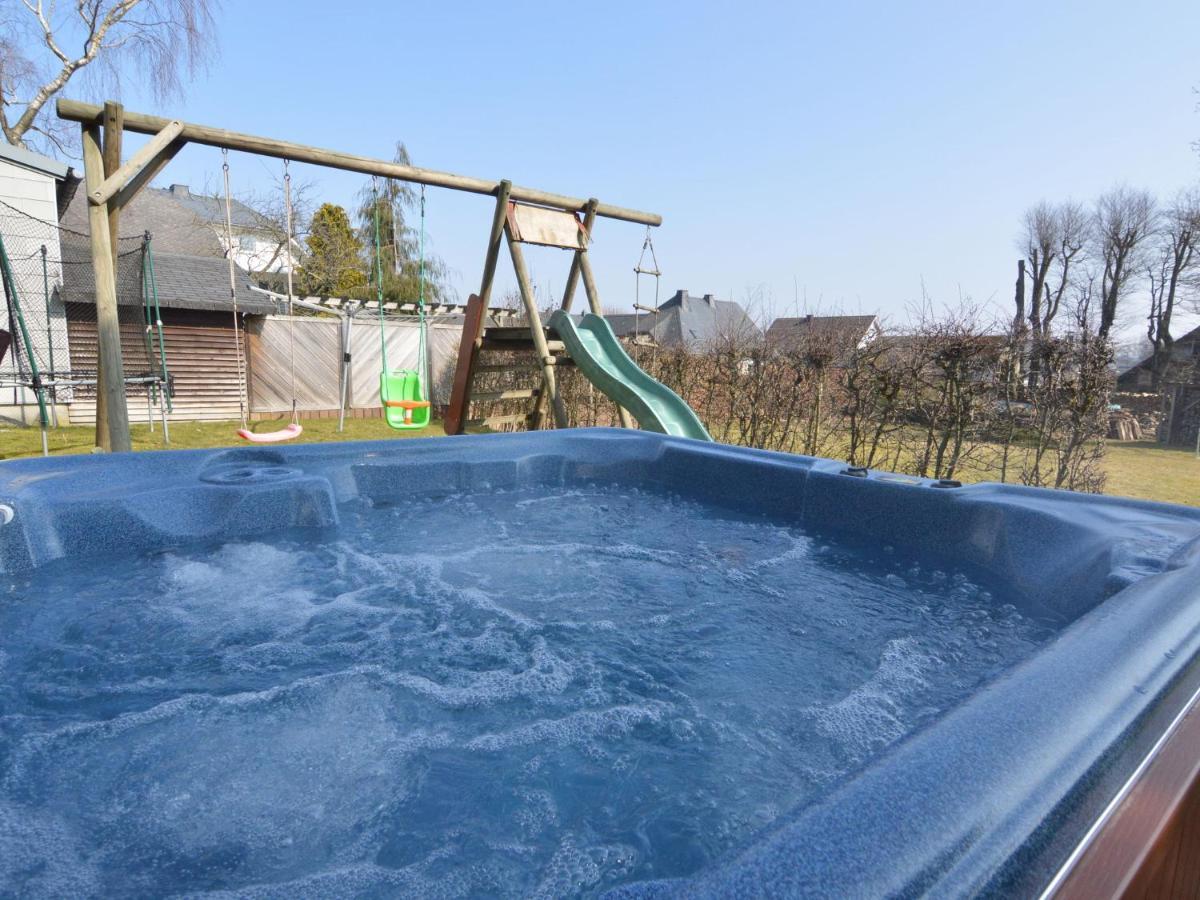 Traditional Holiday Home In B Tgenbach With Sauna ビュートゲンバッ エクステリア 写真