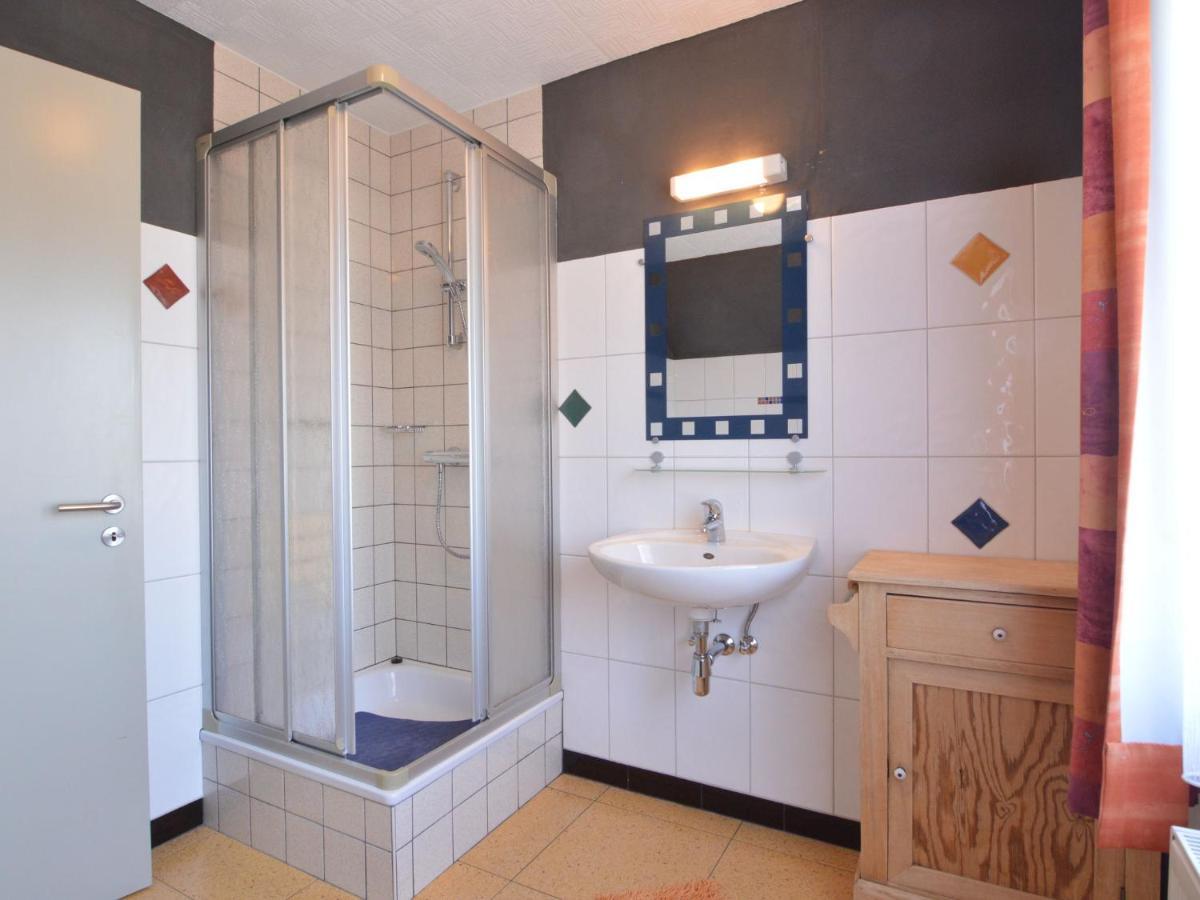 Traditional Holiday Home In B Tgenbach With Sauna ビュートゲンバッ エクステリア 写真