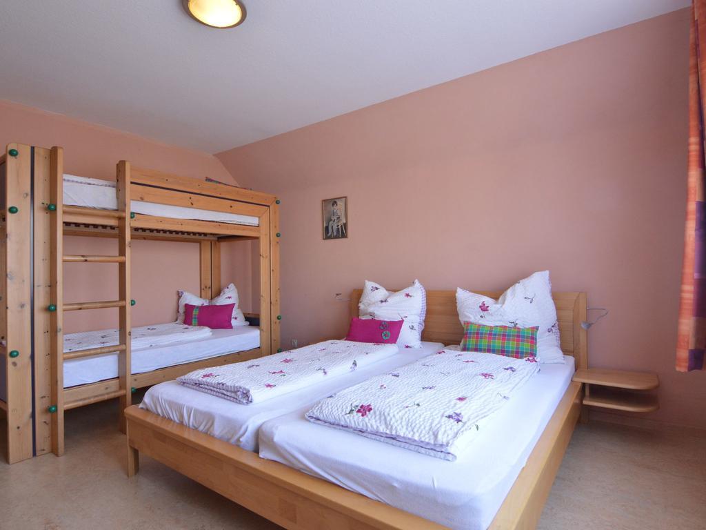 Traditional Holiday Home In B Tgenbach With Sauna ビュートゲンバッ エクステリア 写真